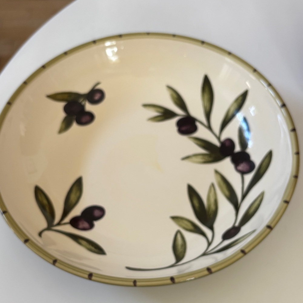 Williams Sonoma Ceramic Serving Bowl in Cream with Green and Purple Motif